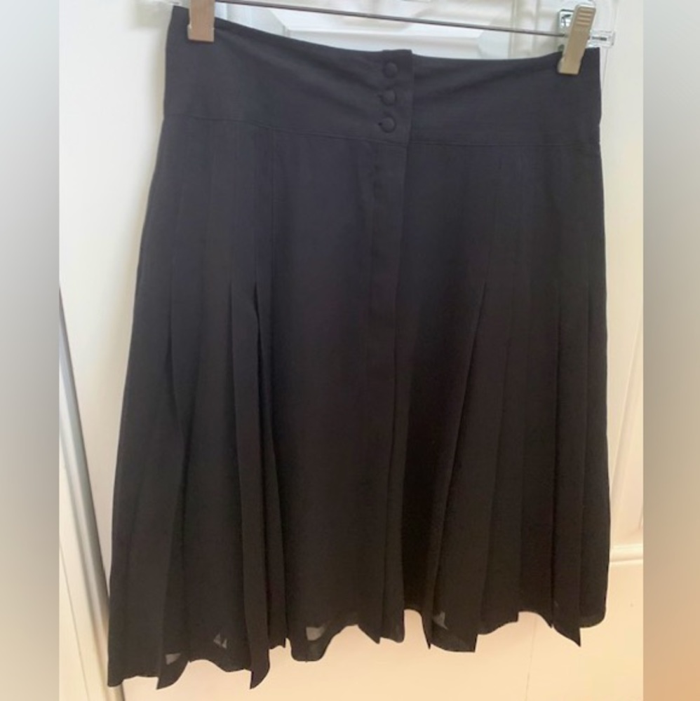 Karl Lagerfeld for H&M black pleated buttoned skirt, NEW, size 34/US 4